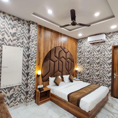 Hotel Gs Amritsar 200 Mtr From Golden Temple Kültér fotó