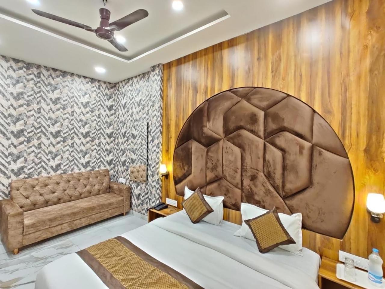 Hotel Gs Amritsar 200 Mtr From Golden Temple Kültér fotó