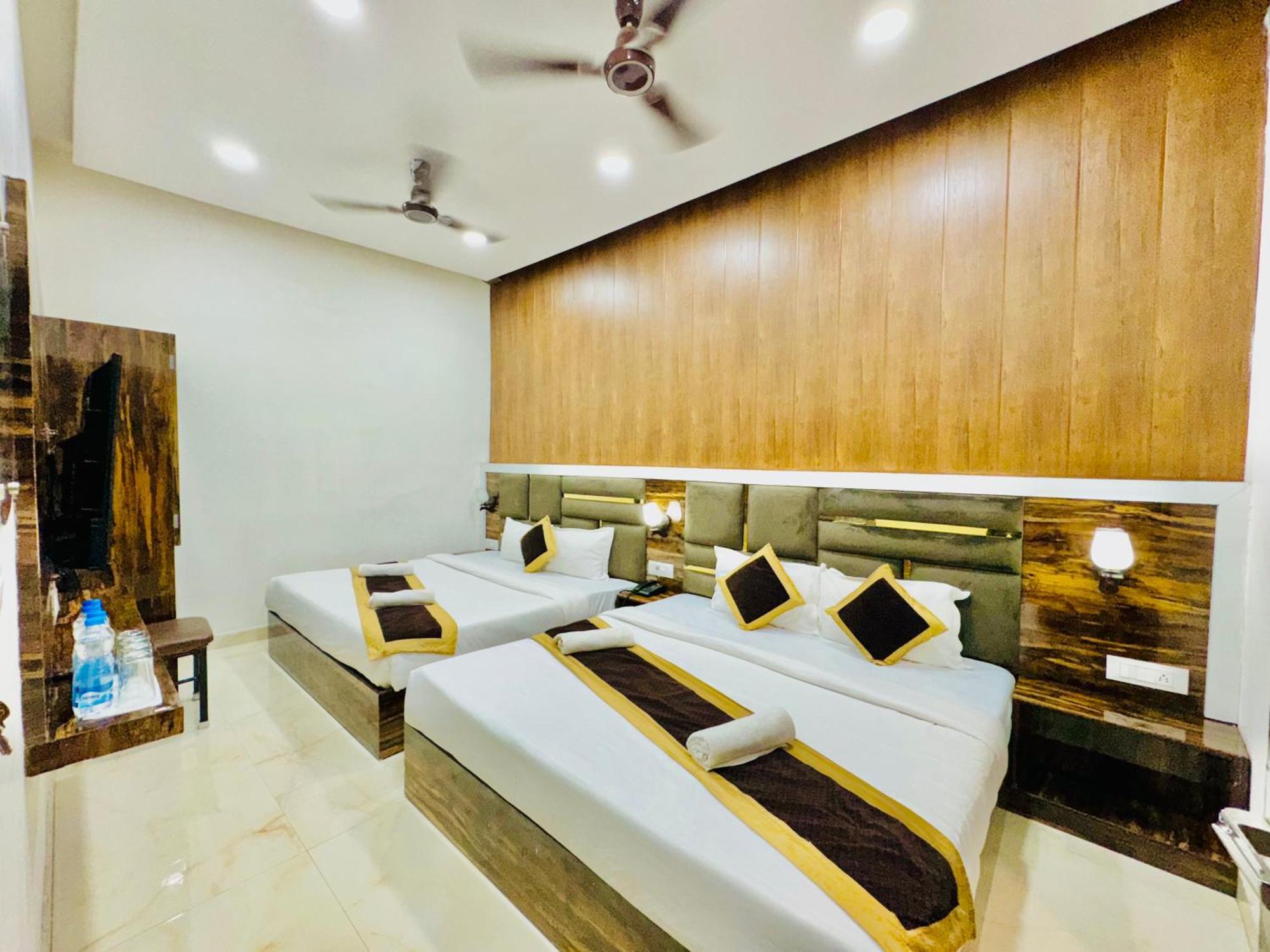 Hotel Gs Amritsar 200 Mtr From Golden Temple Kültér fotó