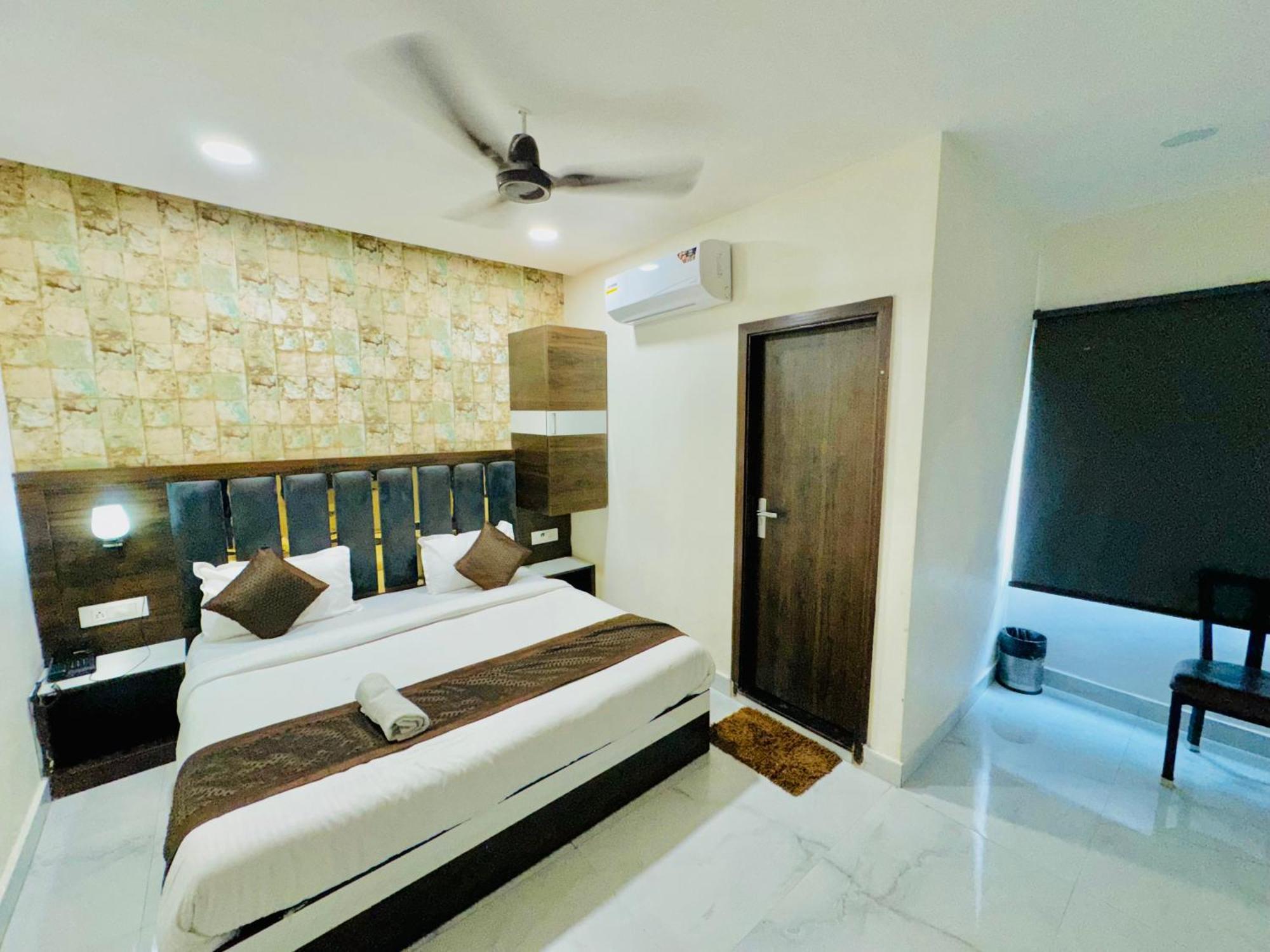 Hotel Gs Amritsar 200 Mtr From Golden Temple Kültér fotó