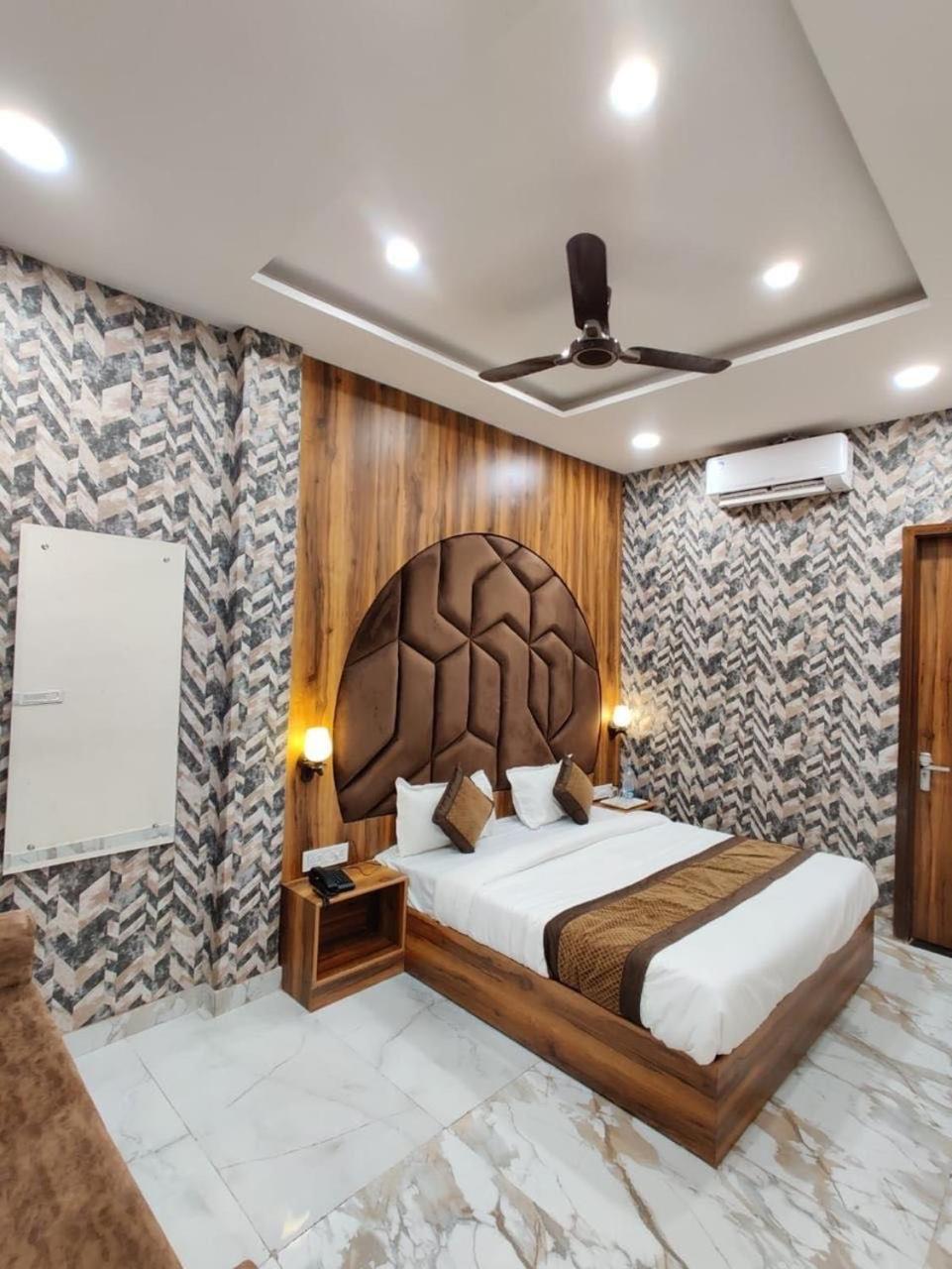 Hotel Gs Amritsar 200 Mtr From Golden Temple Kültér fotó
