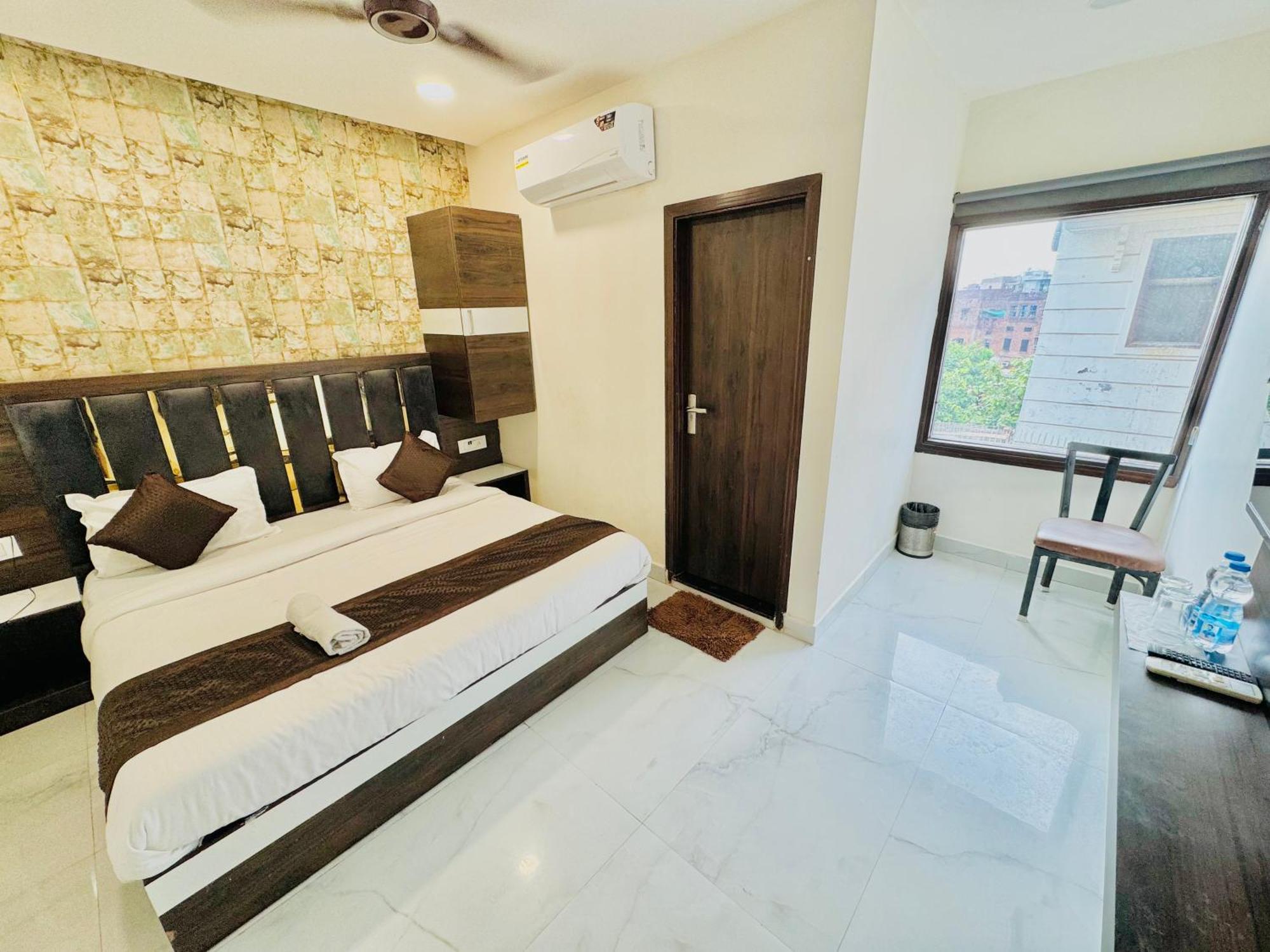 Hotel Gs Amritsar 200 Mtr From Golden Temple Kültér fotó