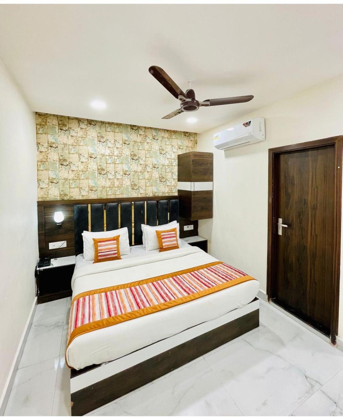Hotel Gs Amritsar 200 Mtr From Golden Temple Kültér fotó