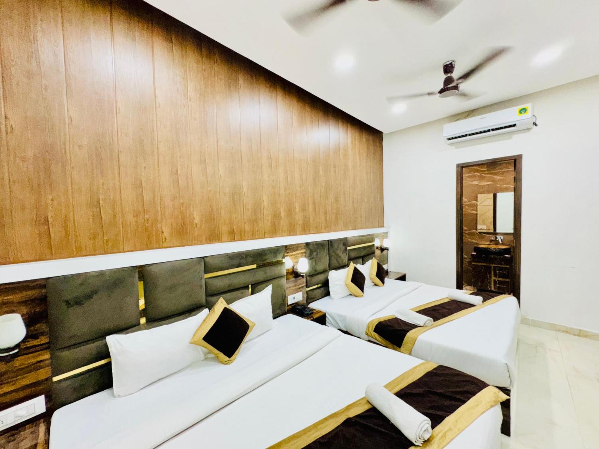 Hotel Gs Amritsar 200 Mtr From Golden Temple Kültér fotó
